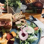 Knus Boomstamhuisje Op De Schatberg - Nabij Toverland Dağ evi Sevenum